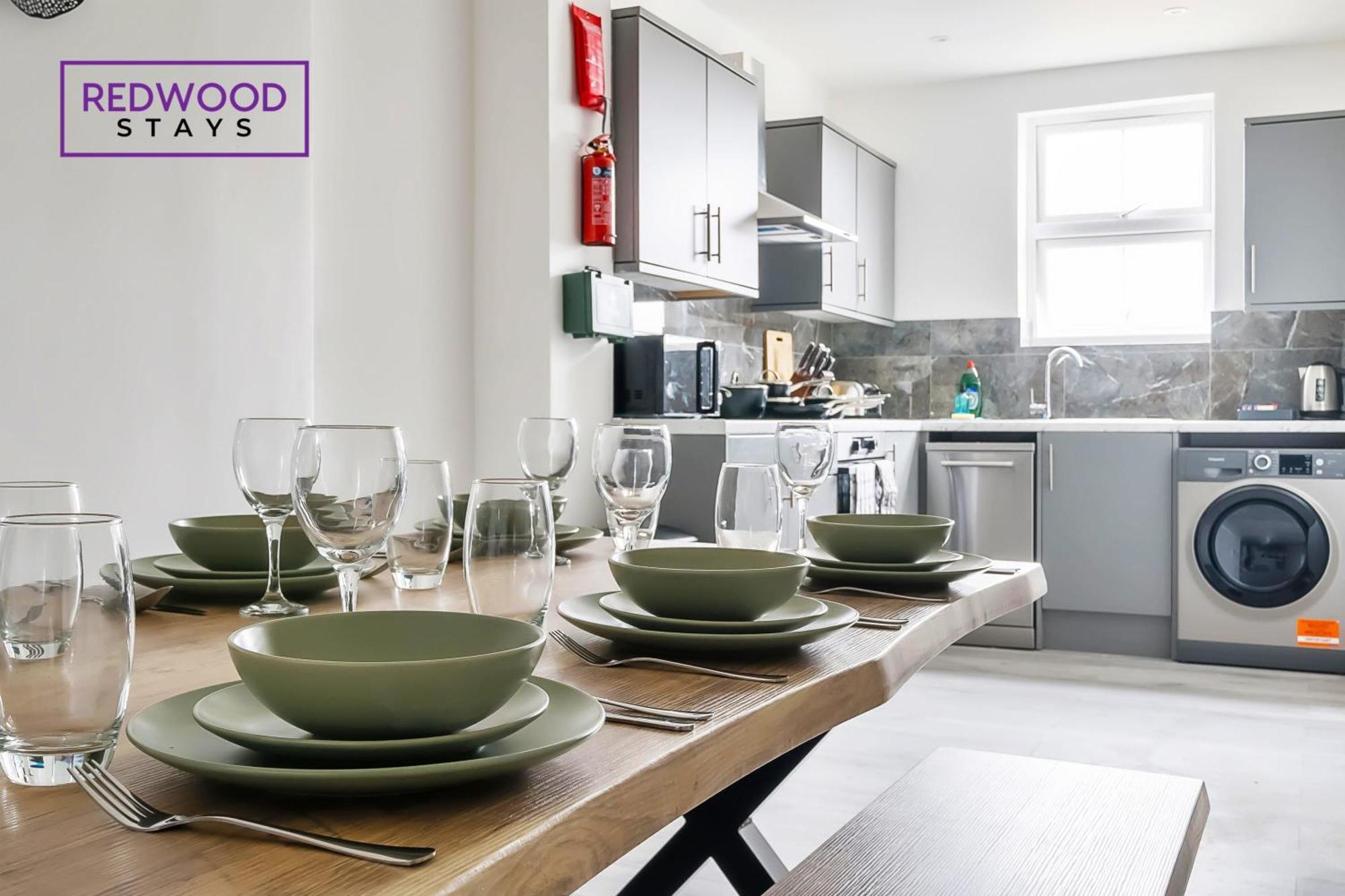 Brand New, 2 Bed 1 Bath, Modern Town Center Apartment, Free Wifi & Netflix By Redwood Stays Aldershot Exterior foto
